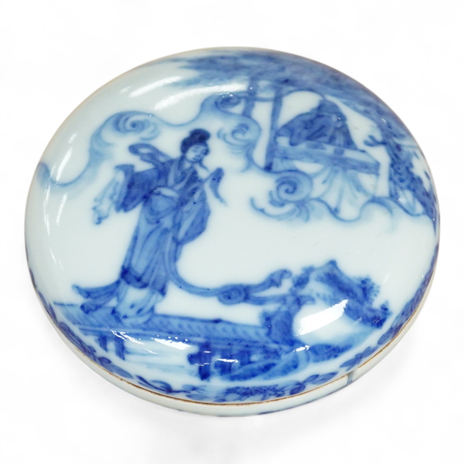 A Chinese blue and white box, Republic period, 9cm diameter